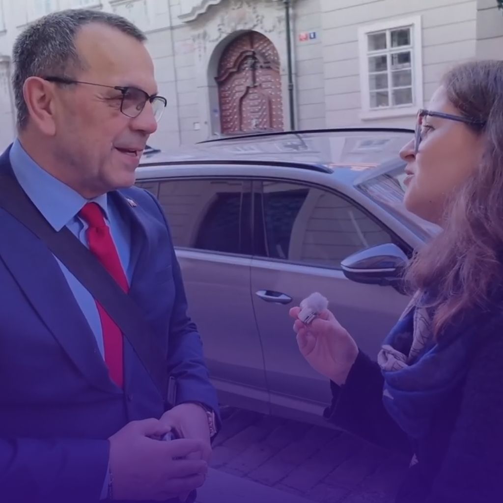 Brutální tlak, politický proces i doublethink: Ptali jsme v den (ne)vydání Babiše a Okamury poslanců, zda věří v nezávislost justice